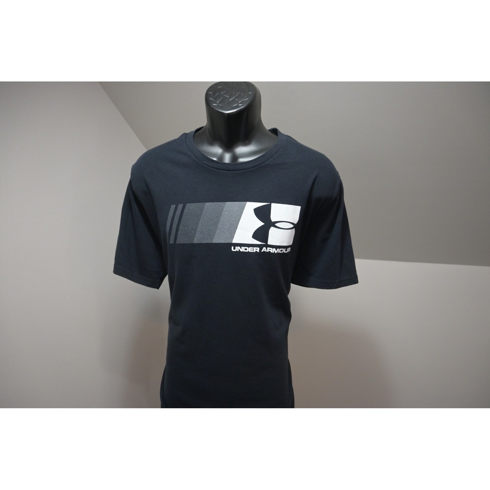 Under Armour Graphic T-Shirt Mens XXL Black Excellent HeatGear Loose Fit Tee